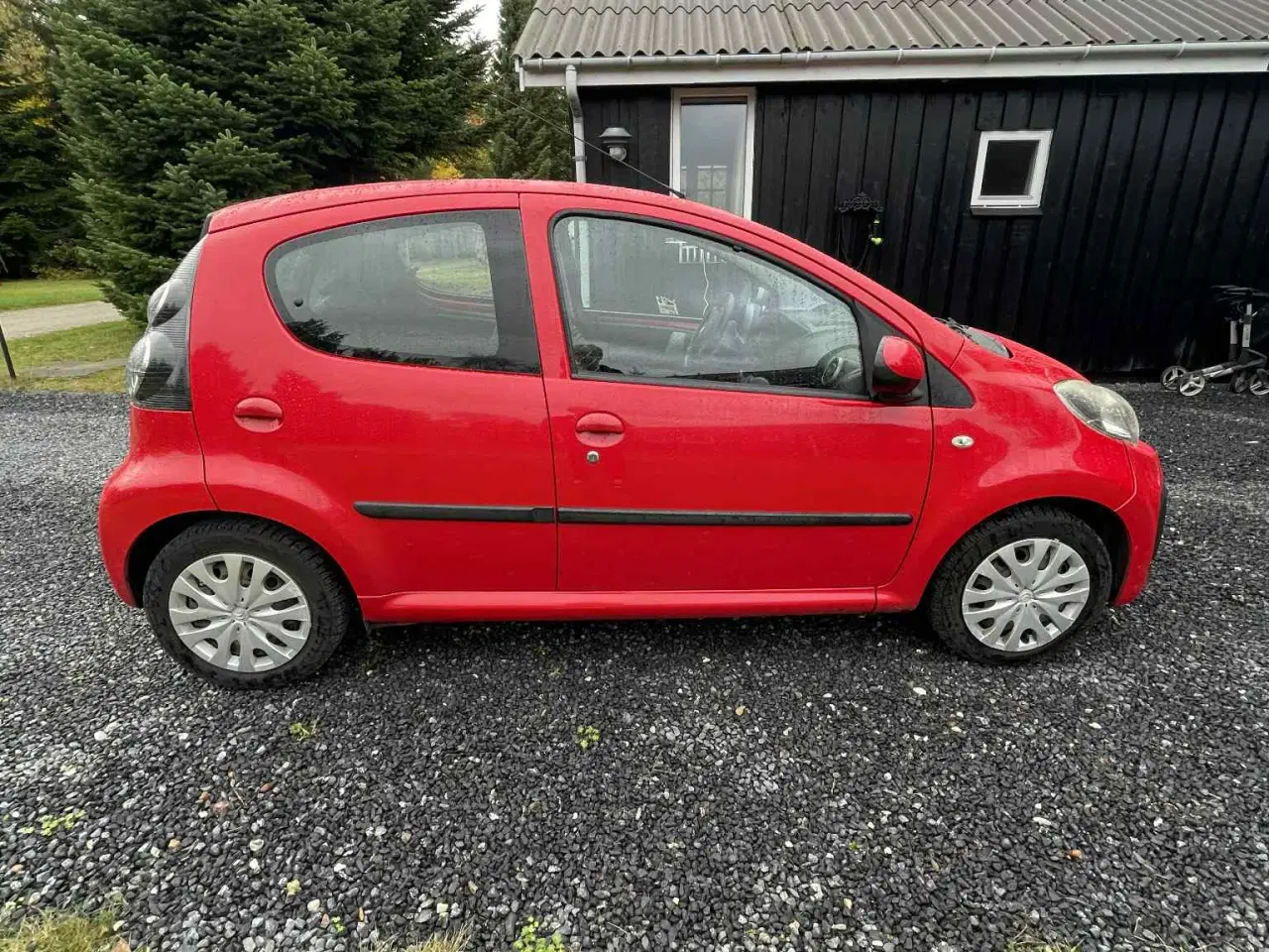 Billede 3 - Fin lille "sparegris" sælges.