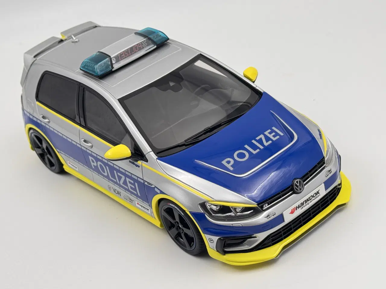 Billede 4 - 2017 VW Golf 400 R Oettinger Polizei 1:18