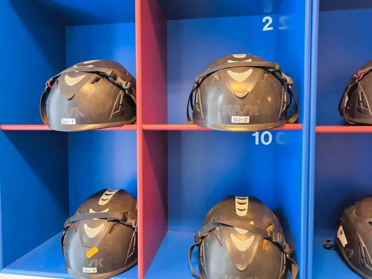 Billede 1 - 17 stk. hjelme