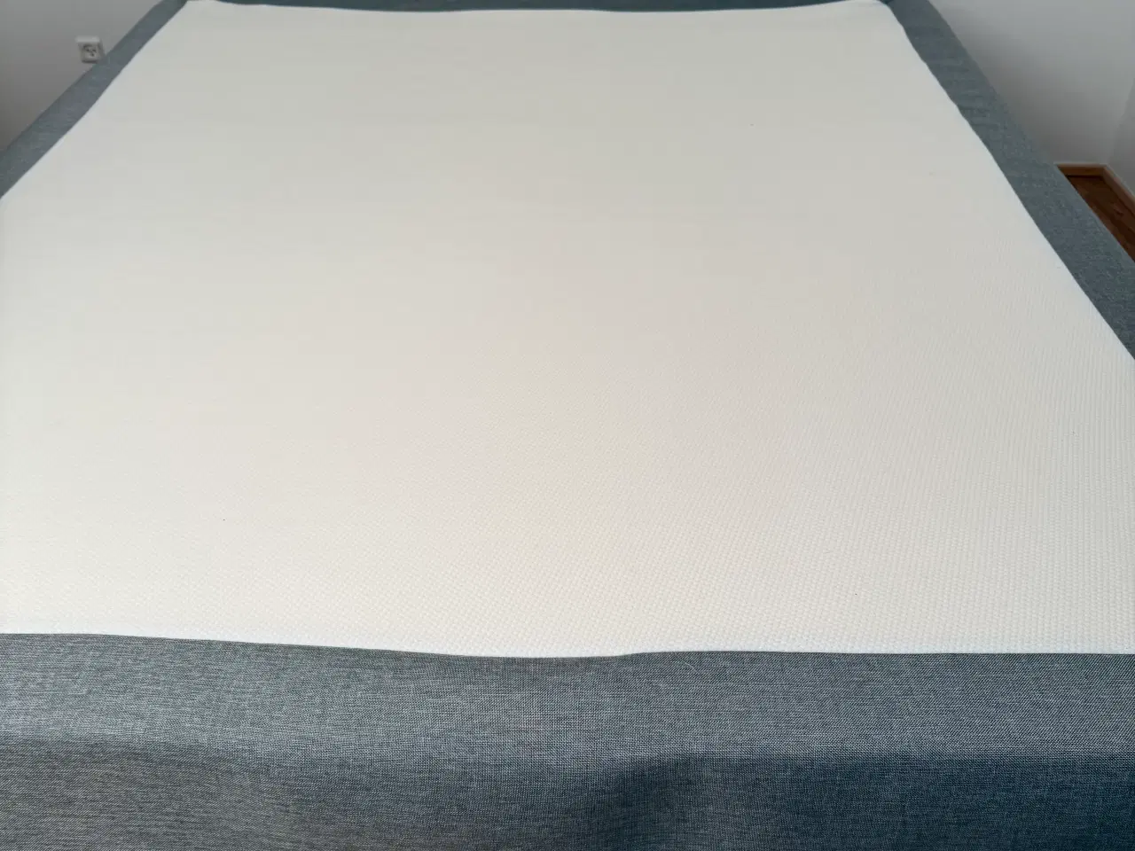 Billede 2 - Flot dobbelt seng med sengegavl