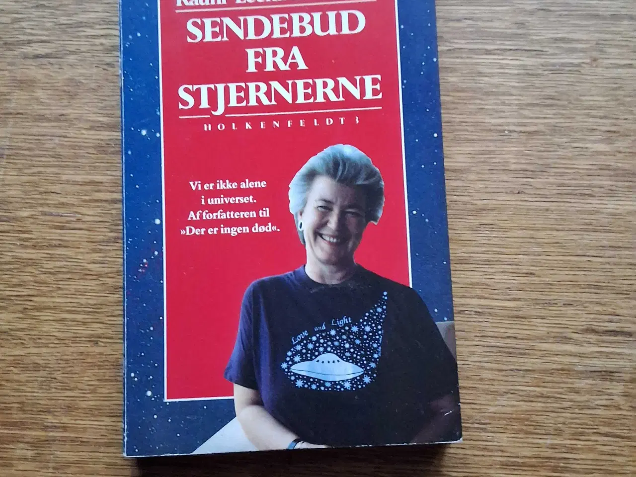 Billede 1 - SENDEBUD FRA STJERNERNE  af Rauni-Leena Luukanen. 