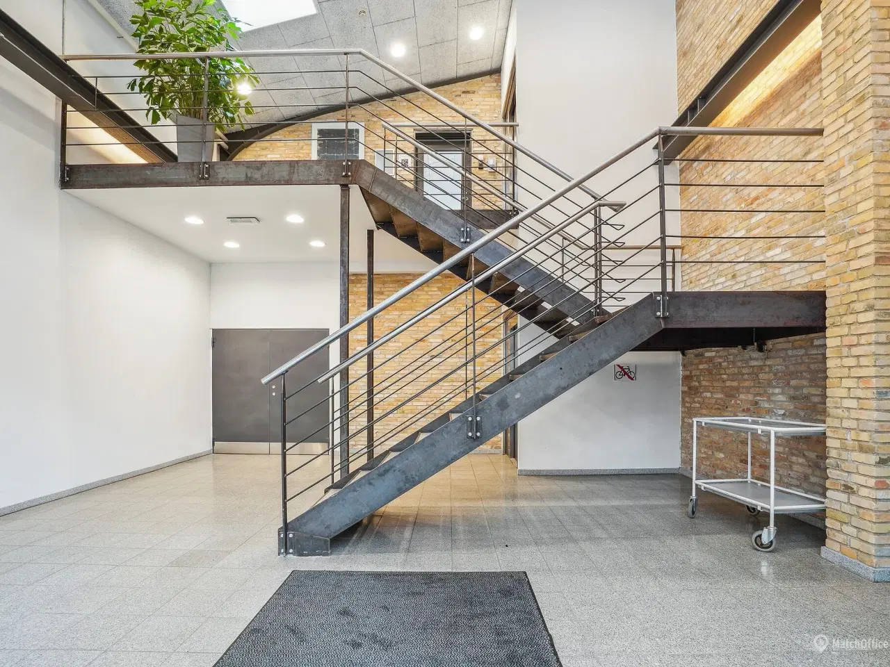 Billede 2 - Indbydende lejemål med åbent kontormiljø