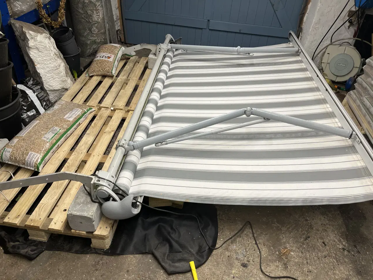 Billede 1 - Markise til taresse