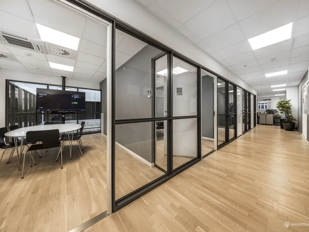 Billede 2 - Unikt kontor lige ved Valby Station med plads til mange medarbejdere