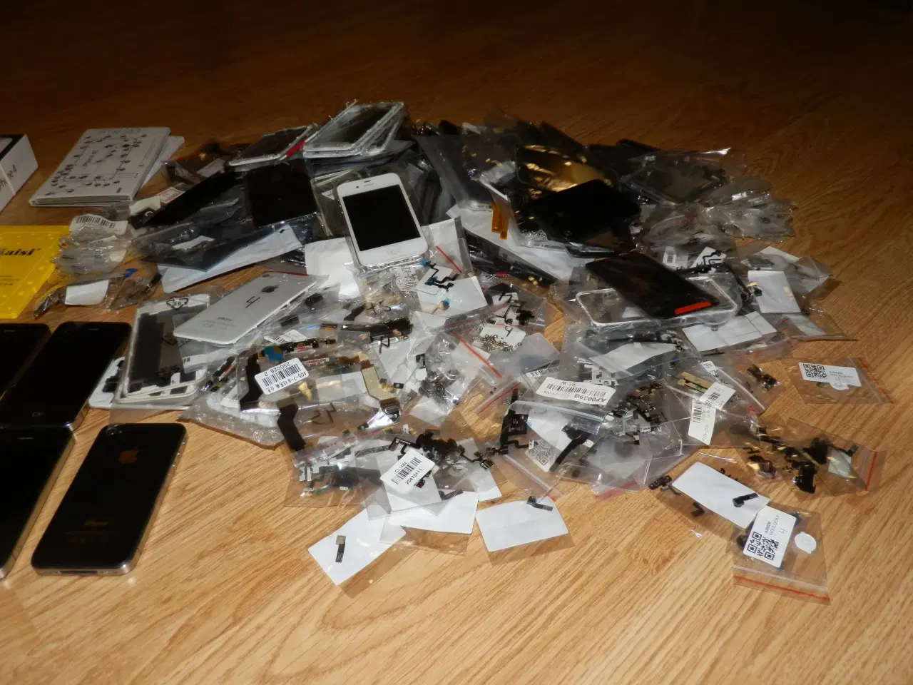 Billede 10 - Stort lot med div. iPhone 4/4S og div. nye dele