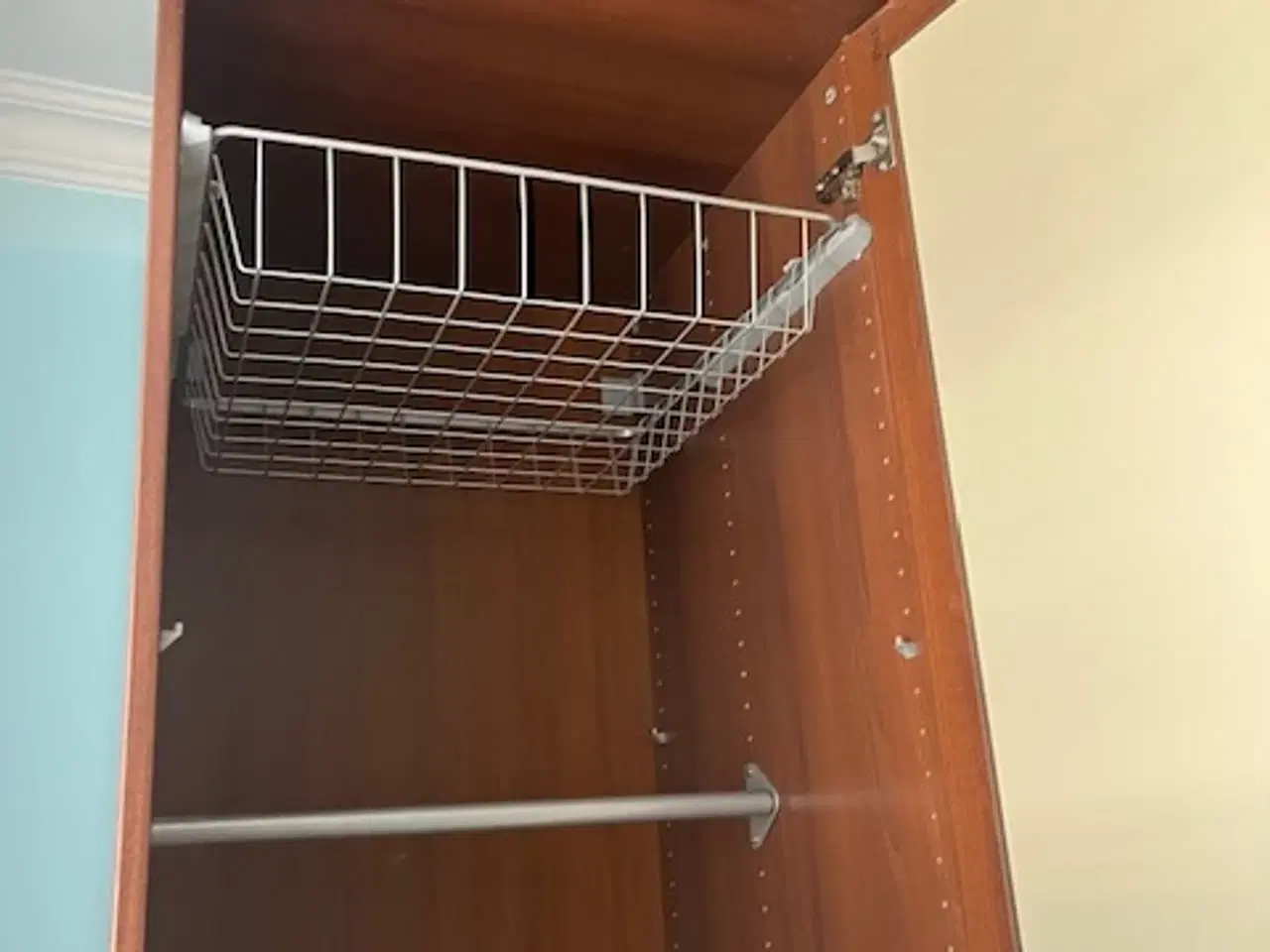 Billede 9 - Flot skab gives væk gratis