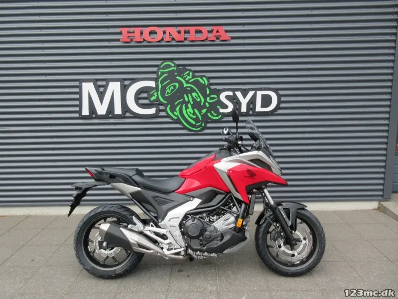 Billede 1 - Honda NC 750 XA MC-SYD BYTTER GERNE  5 ÅRS FABRIKS GARANTI