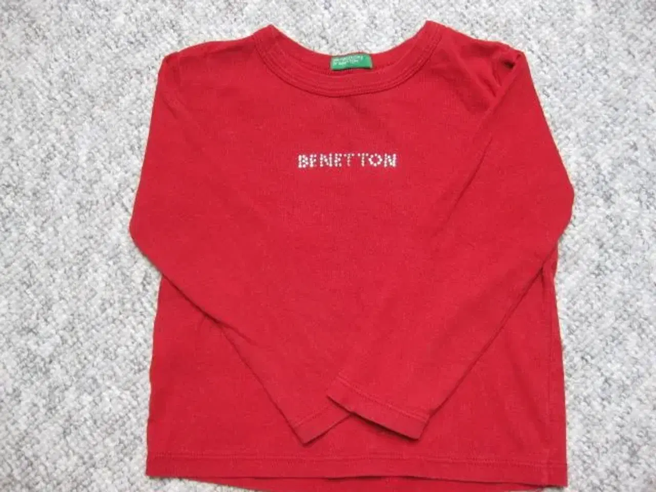 Billede 1 - Str. 90, rød Benetton bluse