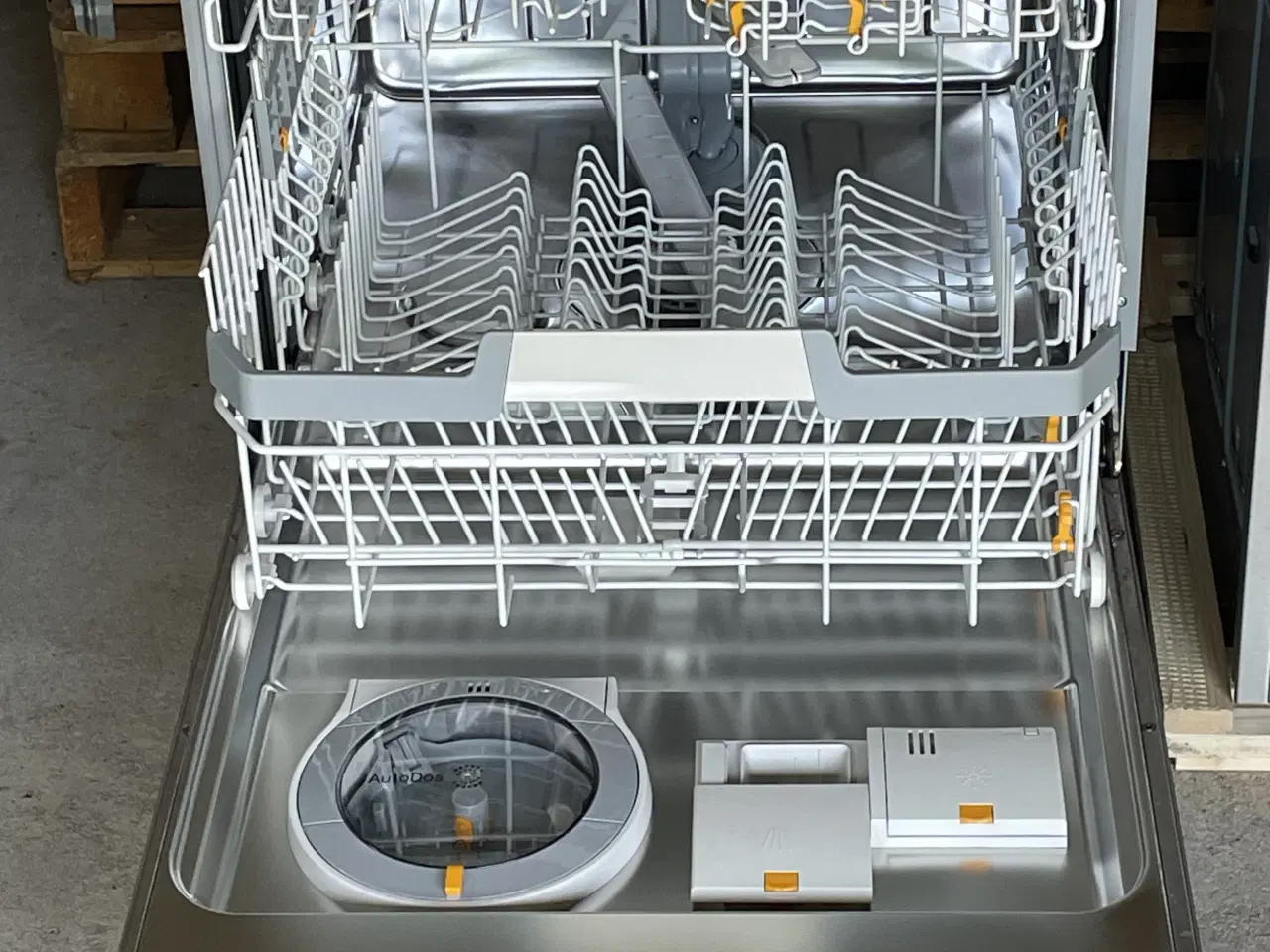 Billede 2 - Miele G 7410 SCU AutoDos Stål front