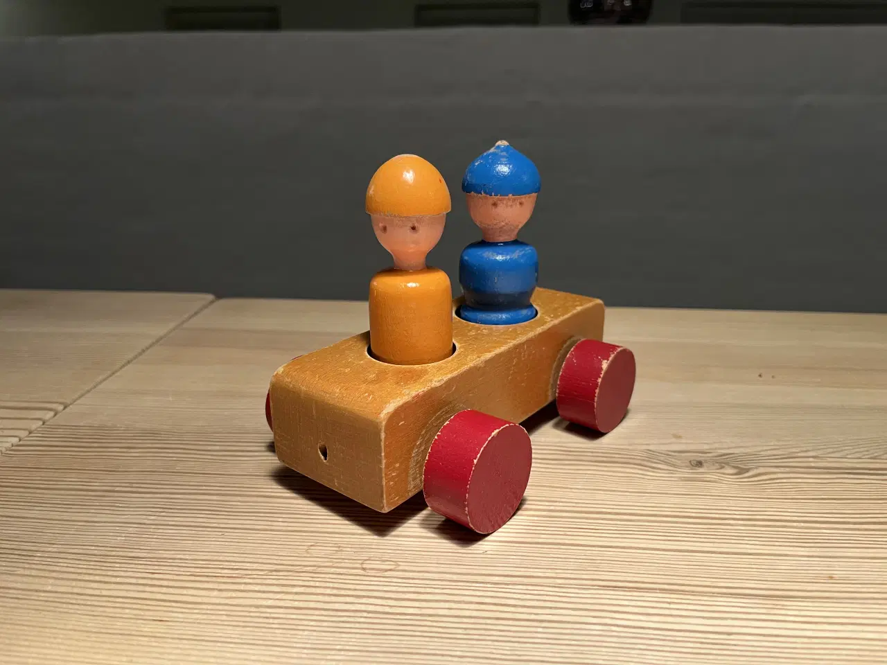 Billede 1 - Kay Boysen “Far og mor kører tur”. Trækvogn