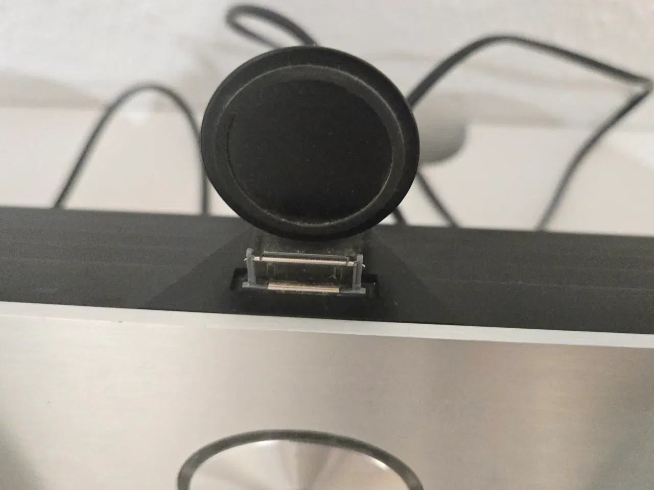 Billede 4 - Lækker Bang og Olufsen højtaler med fjernbetjening