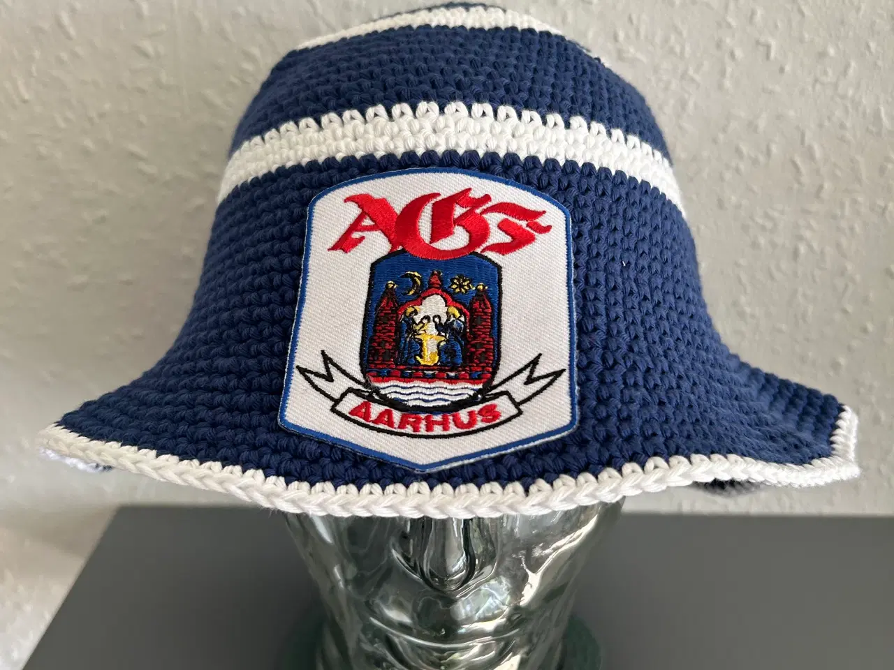 Billede 3 - Hæklede fodbold bøllehatte