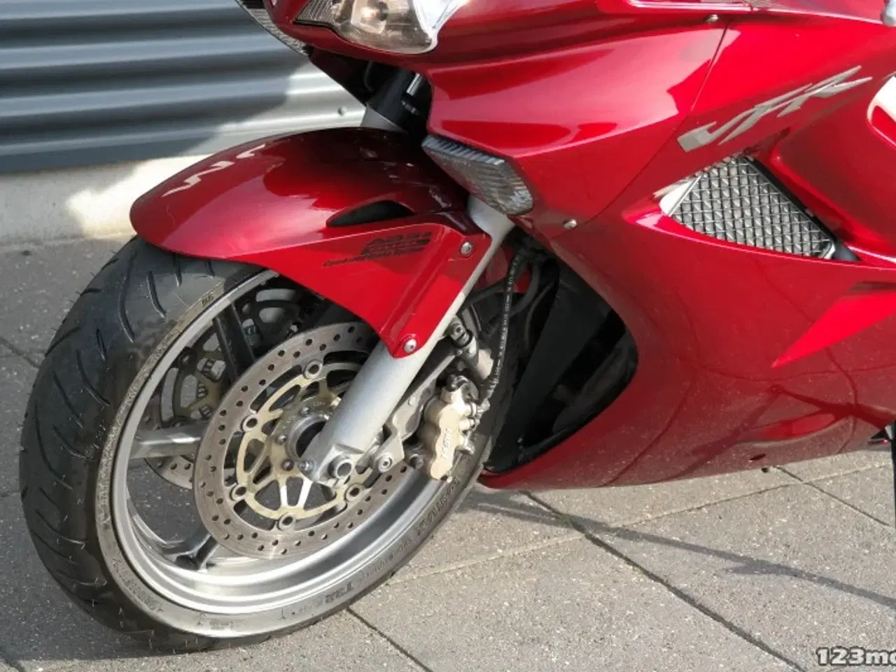 Billede 17 - Honda VFR 800 F MC-SYD       BYTTER GERNE
