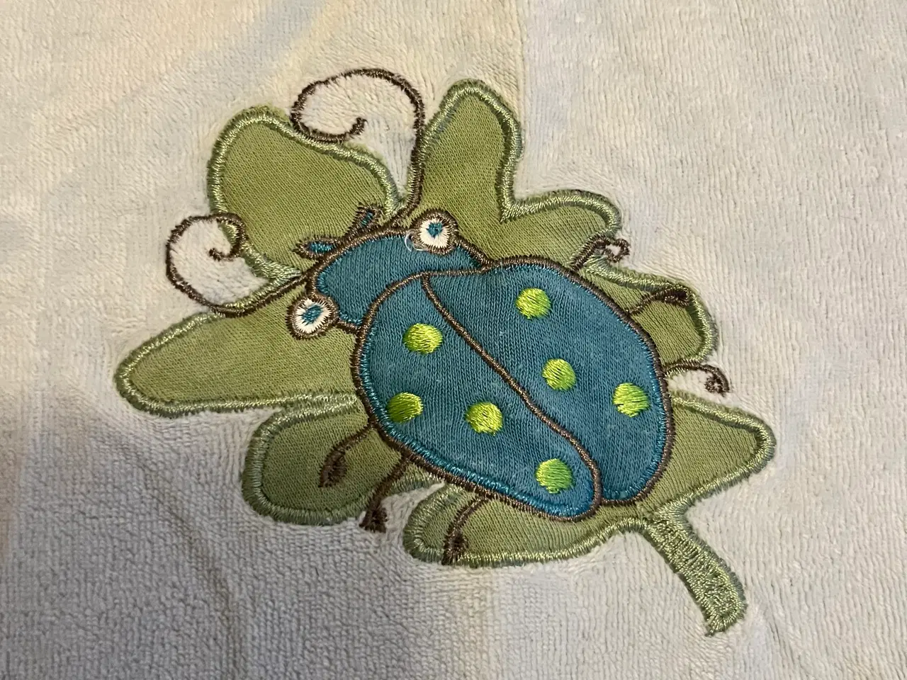 Billede 3 - Fleece sæt fra Friends. 