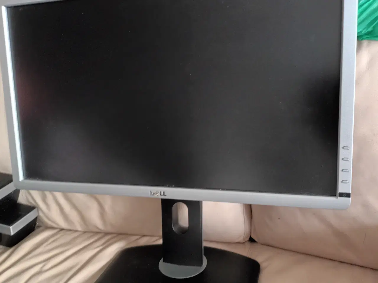 Billede 1 - STOR ULTRA SKARP DELL COMPUTER SKÆRM 32x55 CM HENT