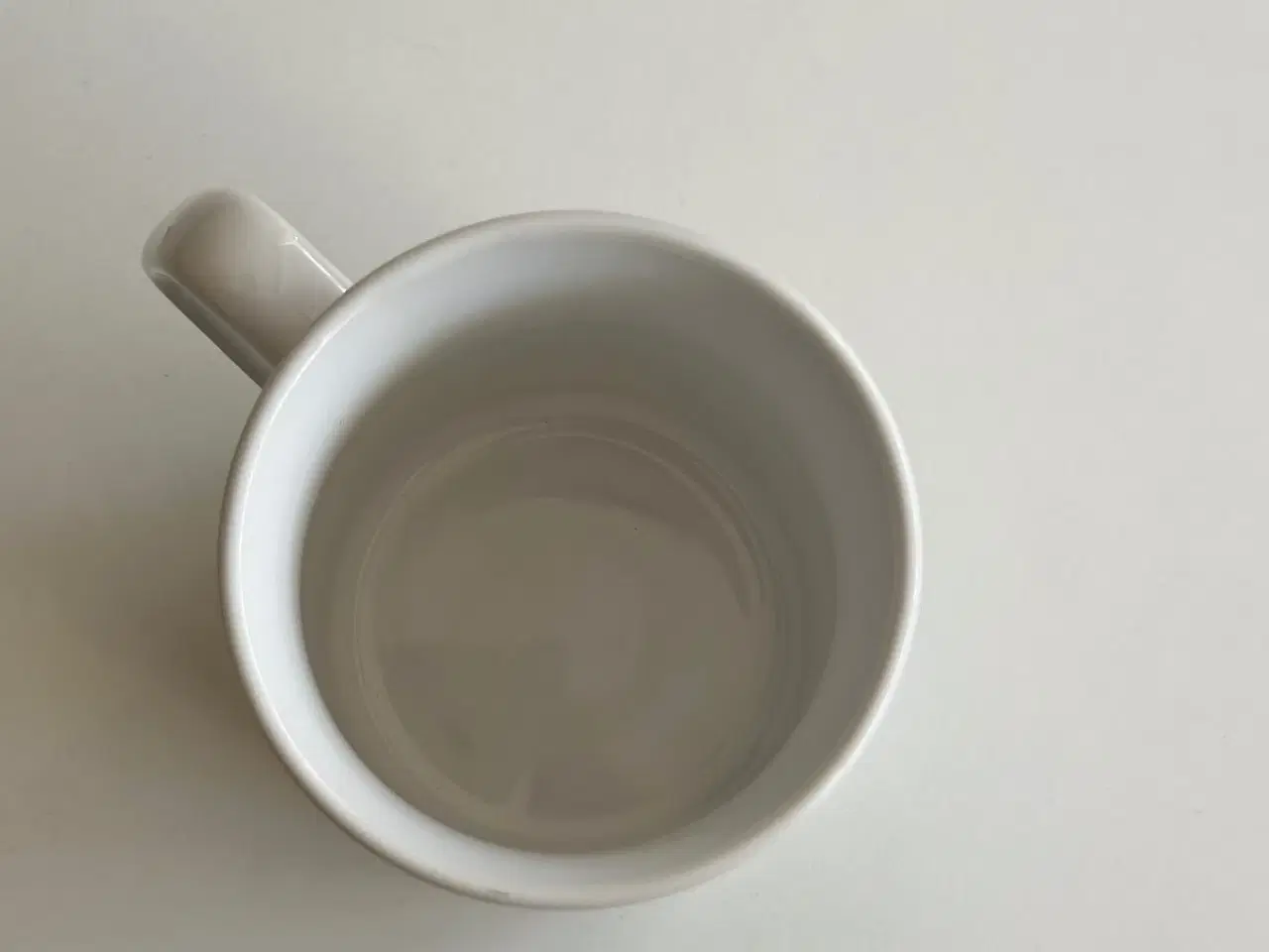 Billede 4 - Engelsk krus, sort/hvidt