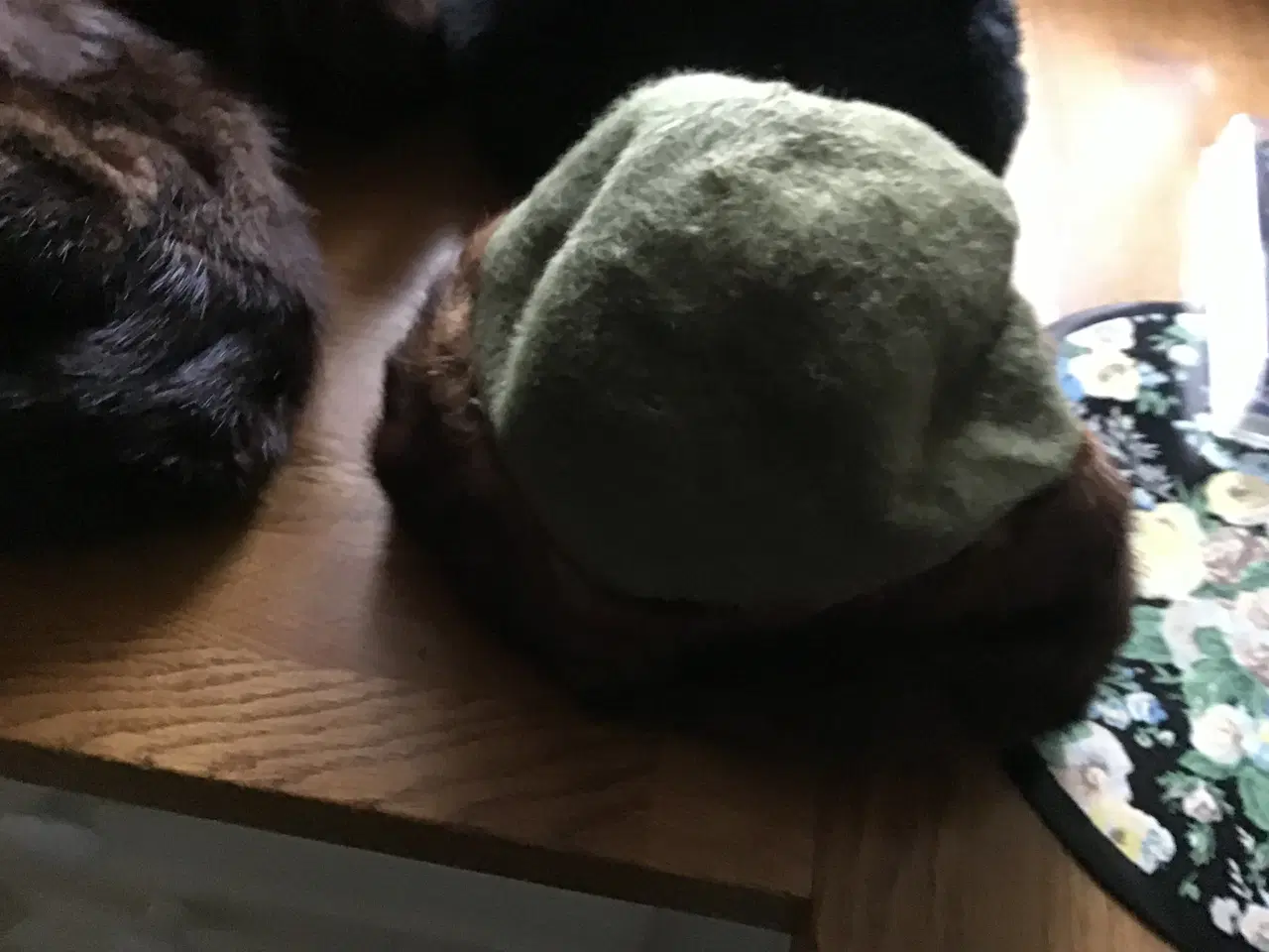 Billede 3 - Minkhuer, ÆGTE, 3 stk. tilbage, den sorte er solgt