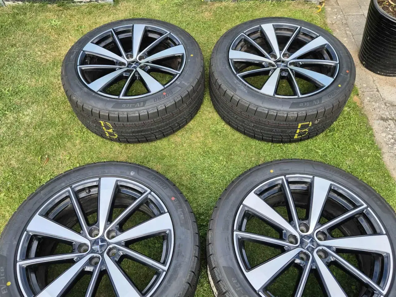 Billede 4 - Originale Alufælge til Polestar med vinterdæk