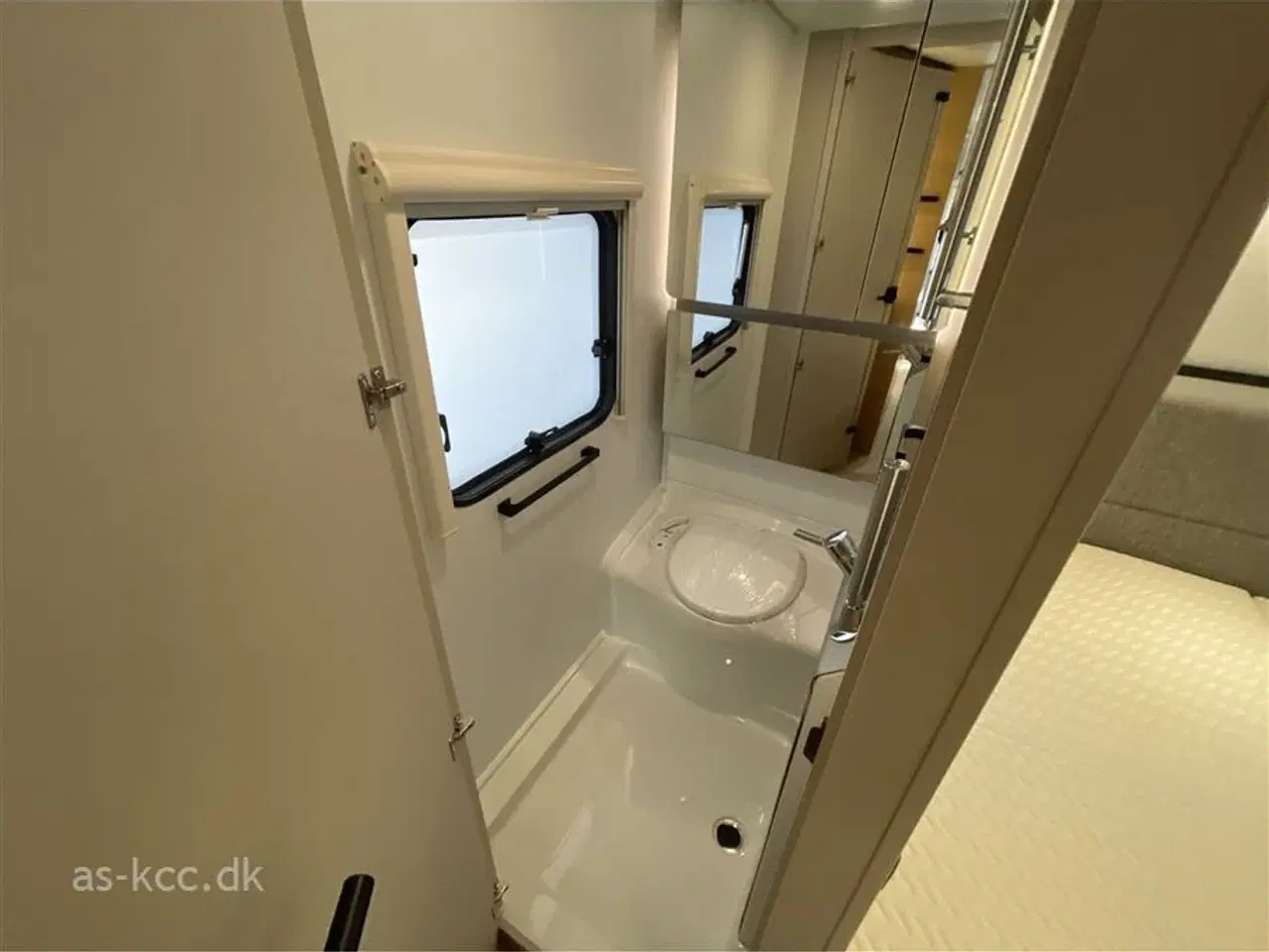 Billede 5 - 2026 - Adria Adora 522 UP Adria Adora 522 UP Årg, 2026 4 sovepladser, 5 siddepladser 5 USB stik 5 USB C stik