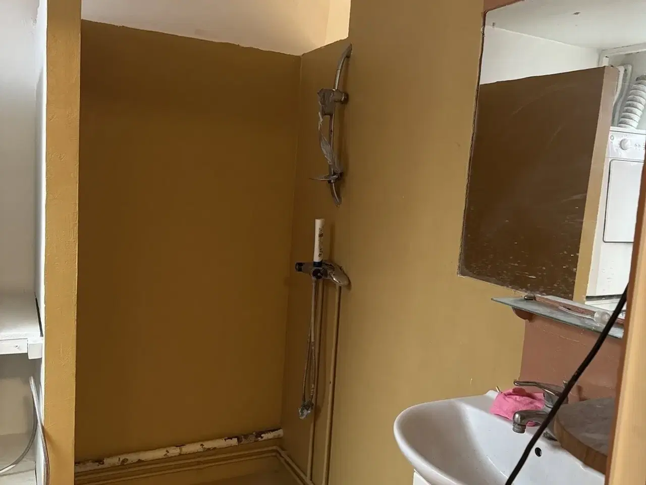 Billede 12 - Kælderlokaler til leje i høj kælder.