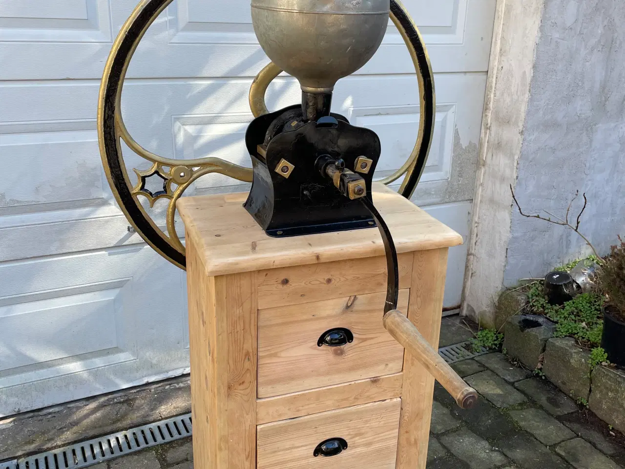 Billede 2 - Gl. kaffemølle fra købmandshandel