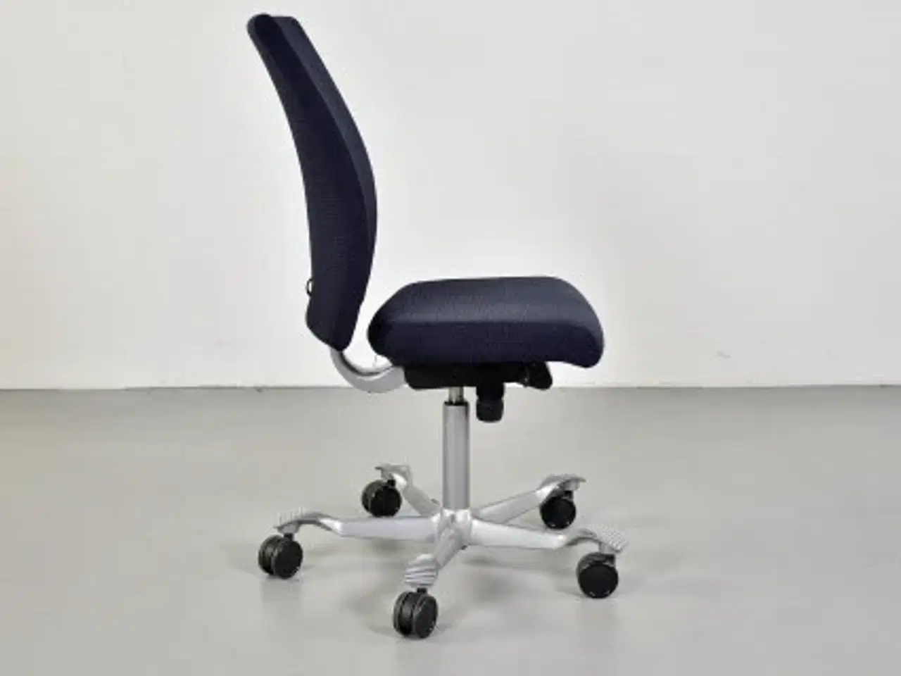Billede 4 - Häg h04 4400 kontorstol med sort/blå polster og gråt stel