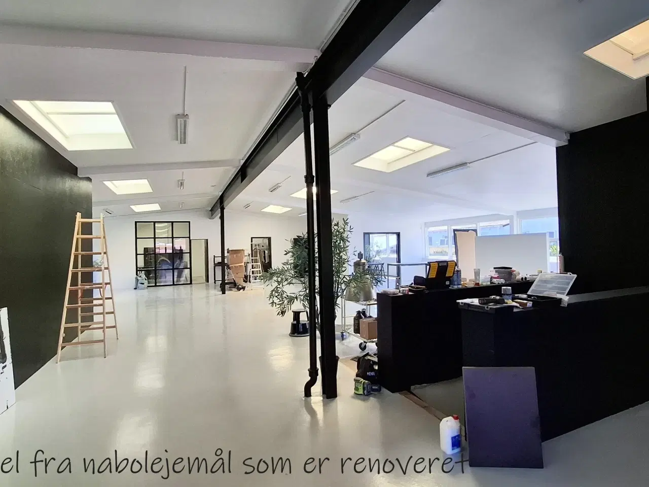 Billede 8 - Butik. Klinik, Showroom, Lager - med Læsserampe Køkken, toiletter.