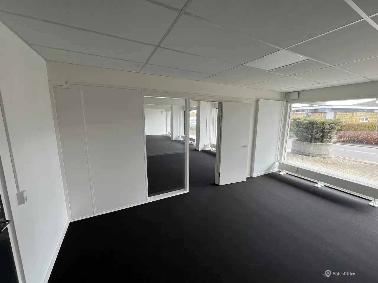 Billede 11 - Velbeliggende kontorer/butiks-/behandlerlokaler/co-workingspace og lager.