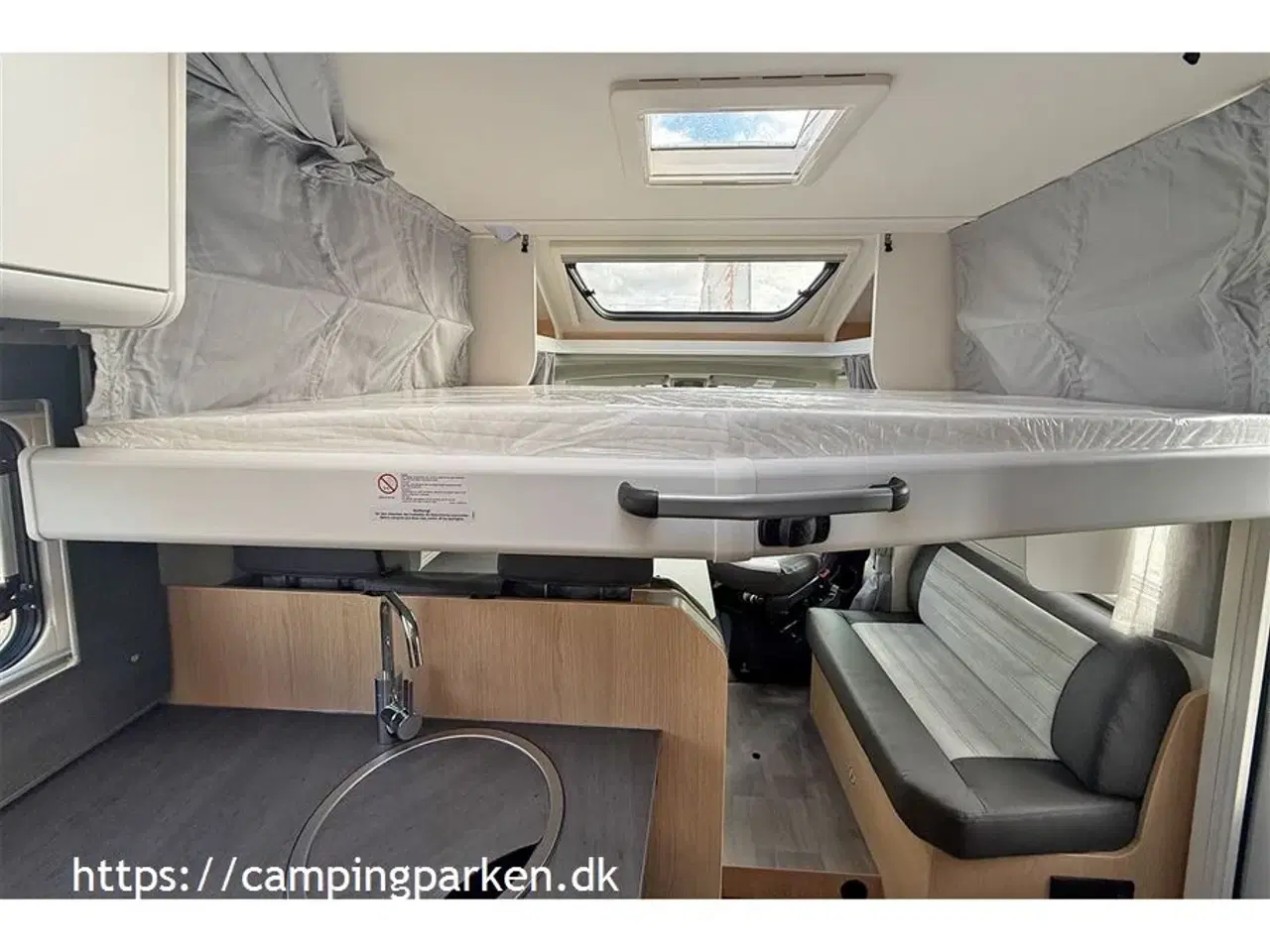 Billede 5 - 2026 - SunLight T 67 Adventure   Sunlights populære model med enkeltsenge, Adaptiv fartpilot, automatgear og sænkeseng