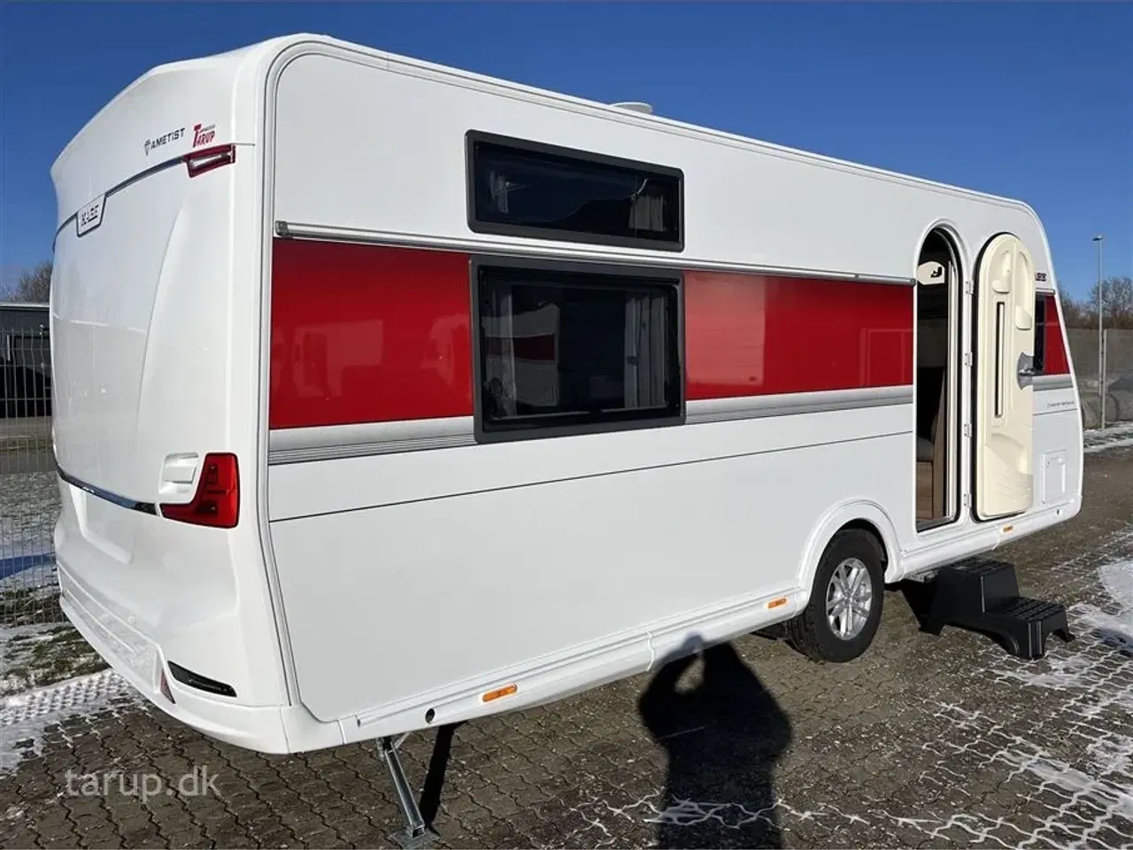 Billede 2 - 2026 - Kabe Ametist 560 GLE KS B8   fritstående dobbeltseng, rundsiddegruppe i mørkegråt  skind, ALDE centralvarme, vandbåren gulvvarme, ATC, stort kompressor køleskab