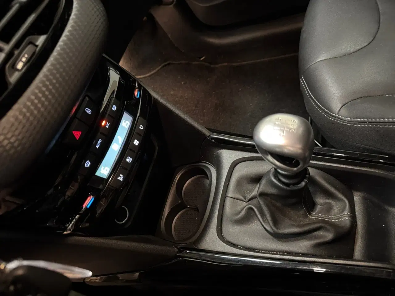 Billede 13 - Peugeot 2008 1,6 BlueHDi 120 Allure