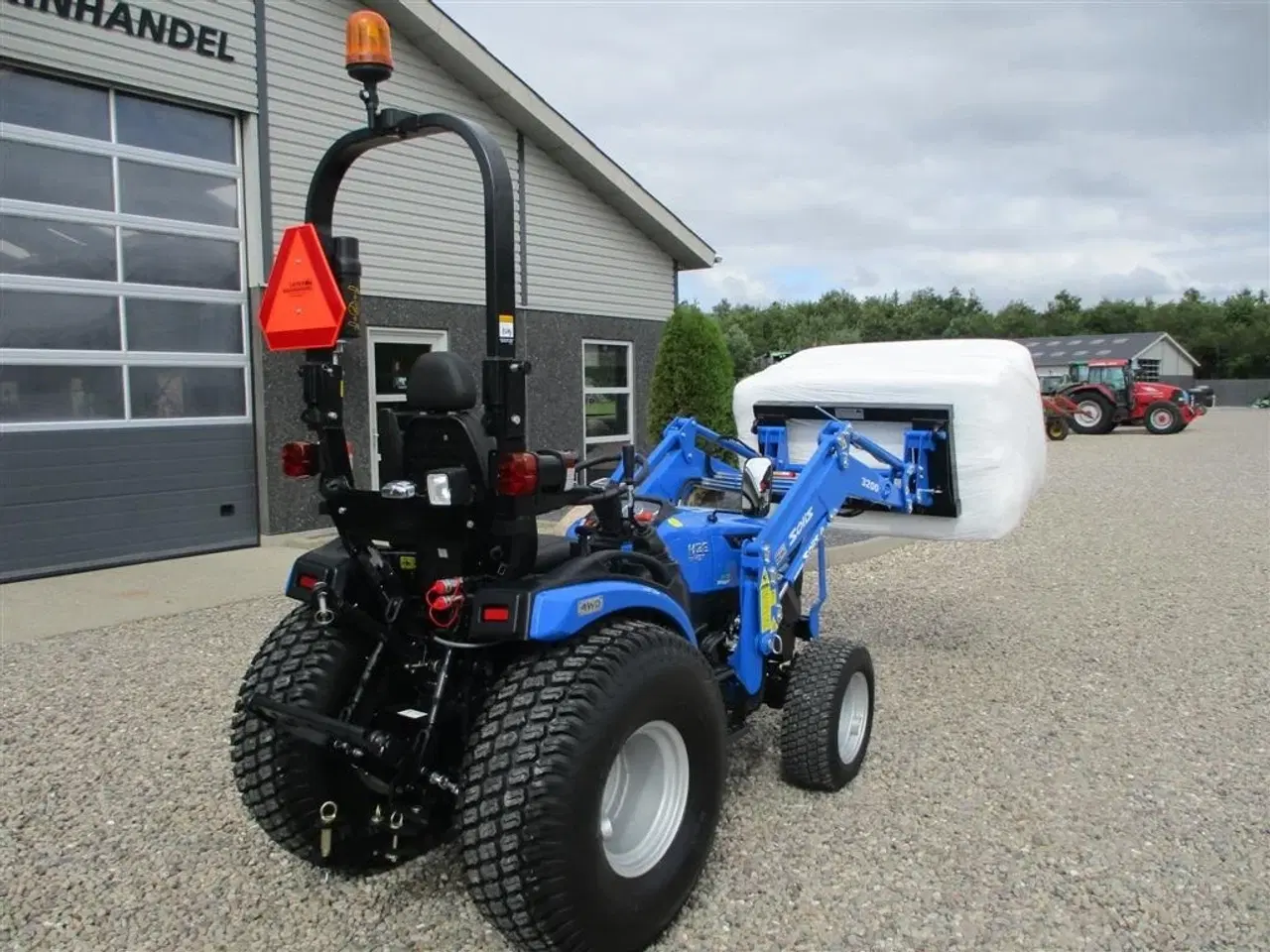 Billede 4 - Solis 26 HST med fuldhydraulisk frontlæsser på