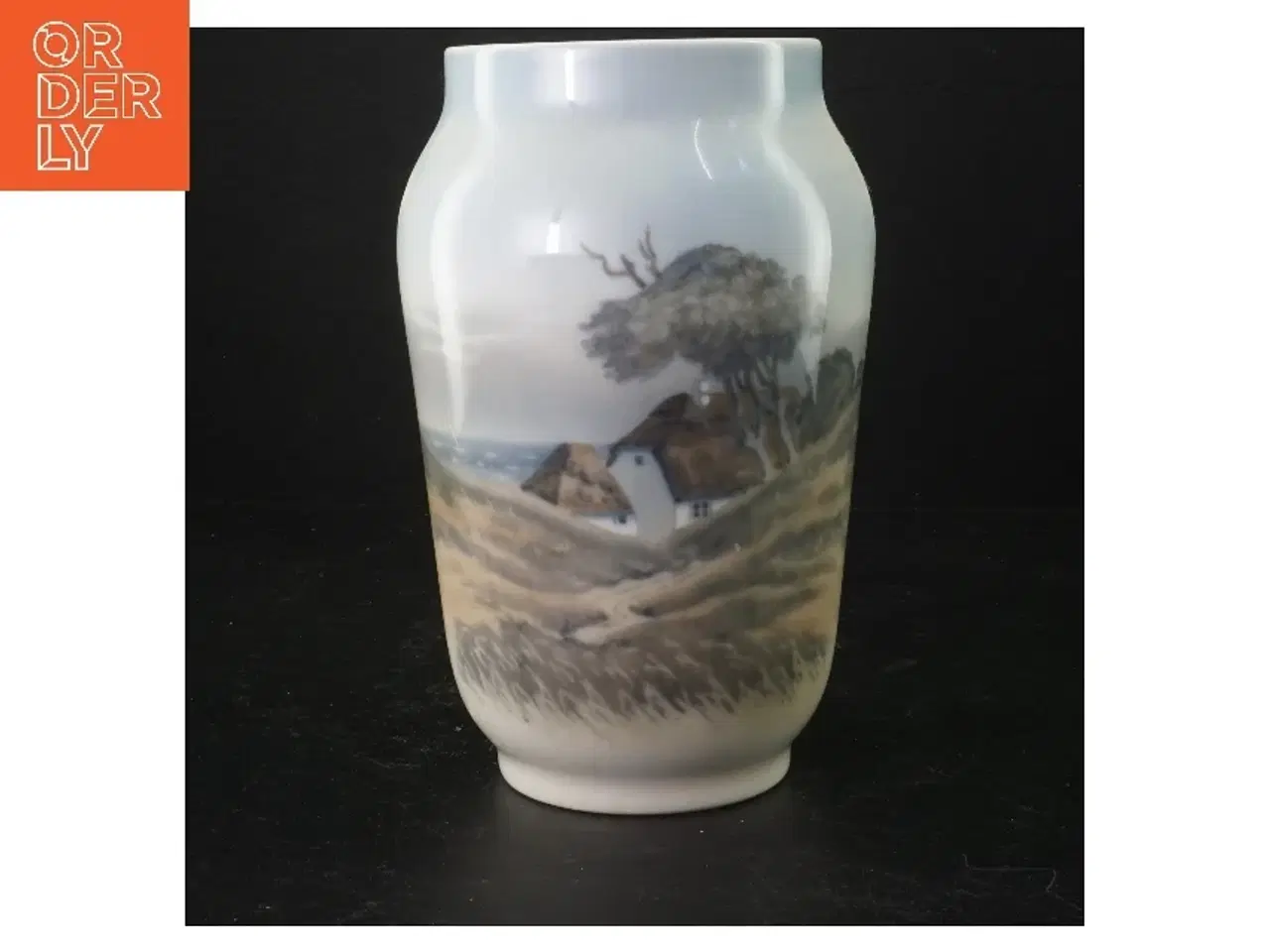 Billede 1 - Vase med Landskab, Royal Copenhagen nr. 2854-3604 fra Royal Copenhagen (str. H 21 cm)