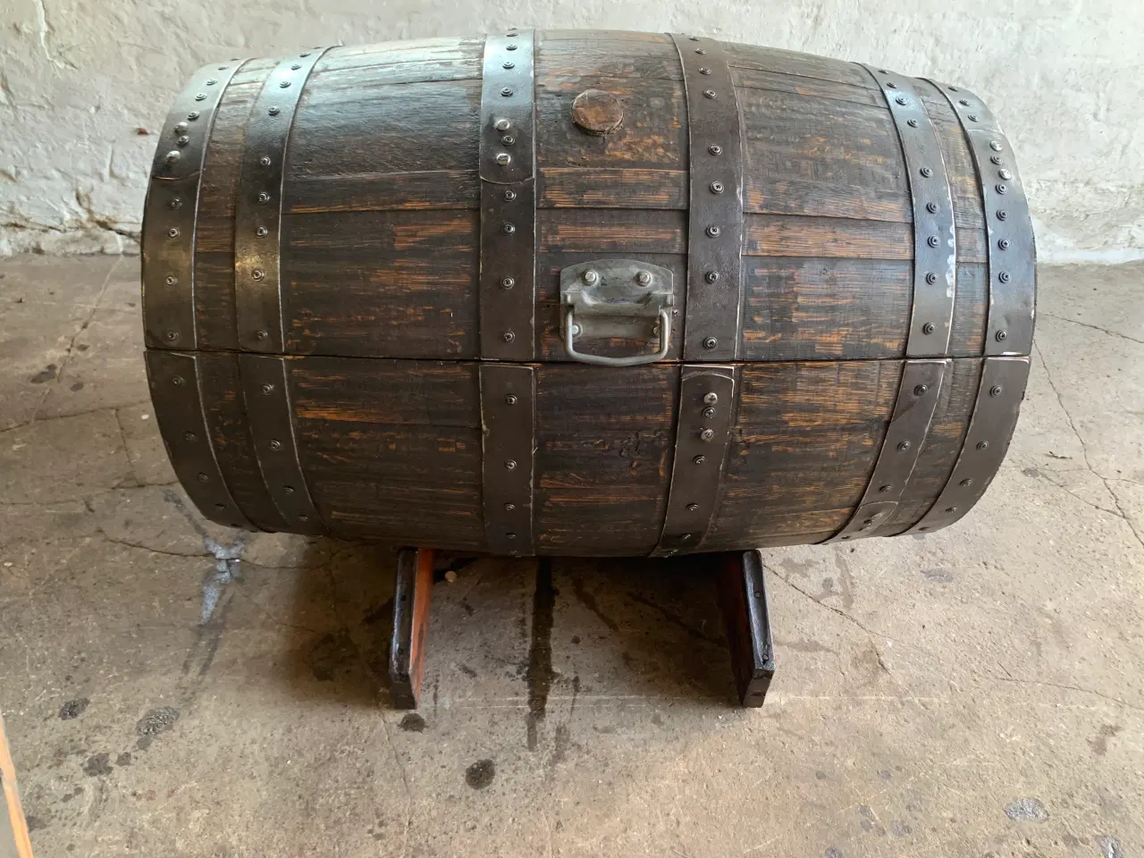 Billede 11 - Barskab, lavet af Whiskytønde