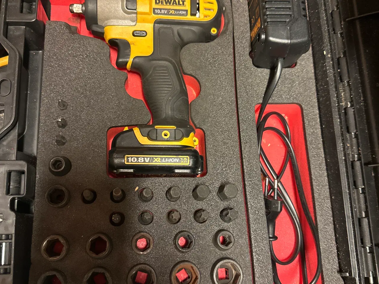 Billede 1 - Dewalt 10.8V Li-Ion Akku slagskruemaskine DCF815