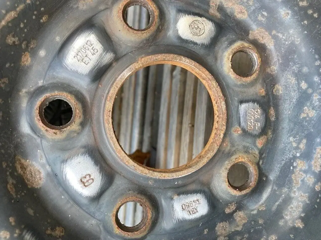 Billede 2 - Vinter hjul 215/60 R17