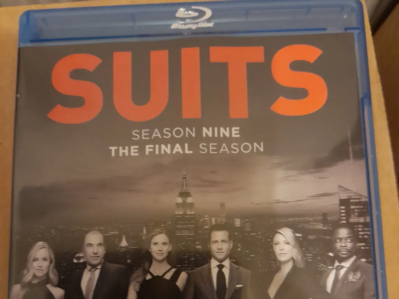 Billede 1 - Suits s.9 