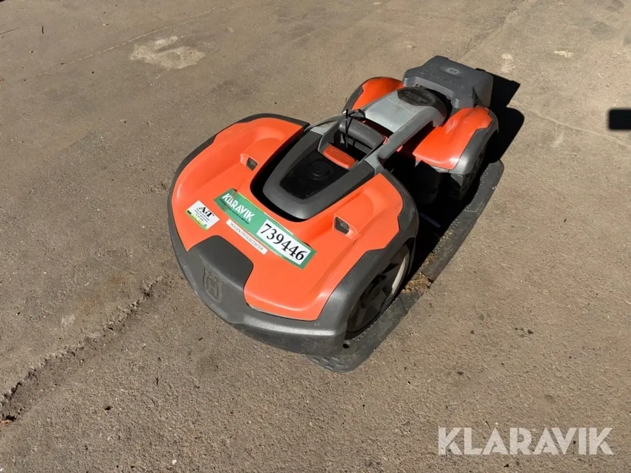 Billede 1 - Robot plæneklipper Husqvarna 535 knækstyret med ladestation