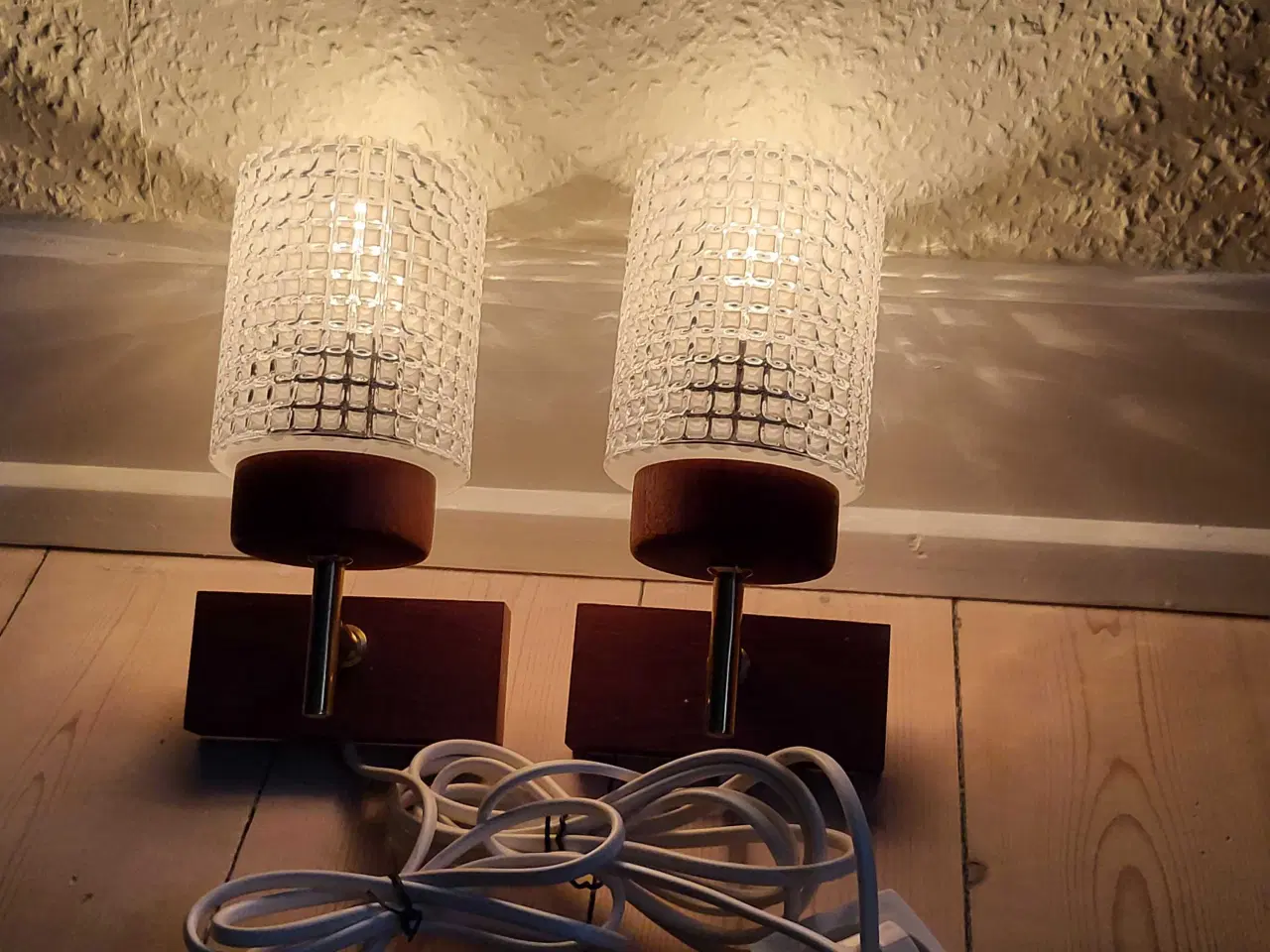 Billede 2 - Vægelampe teak og opal glas