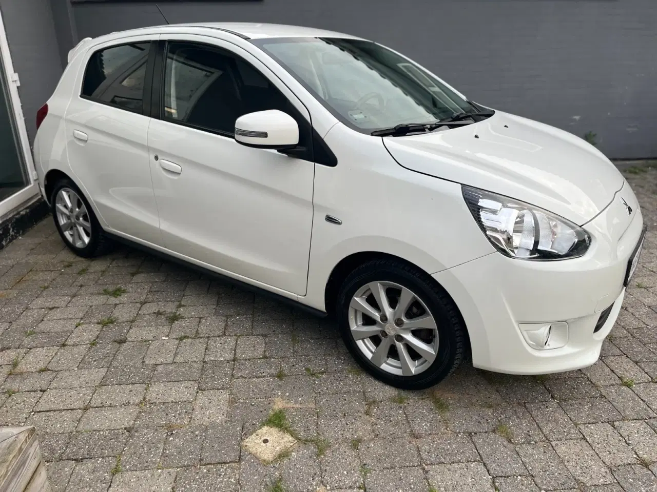 Billede 3 - Mitsubishi Space Star 1,2 Black & White