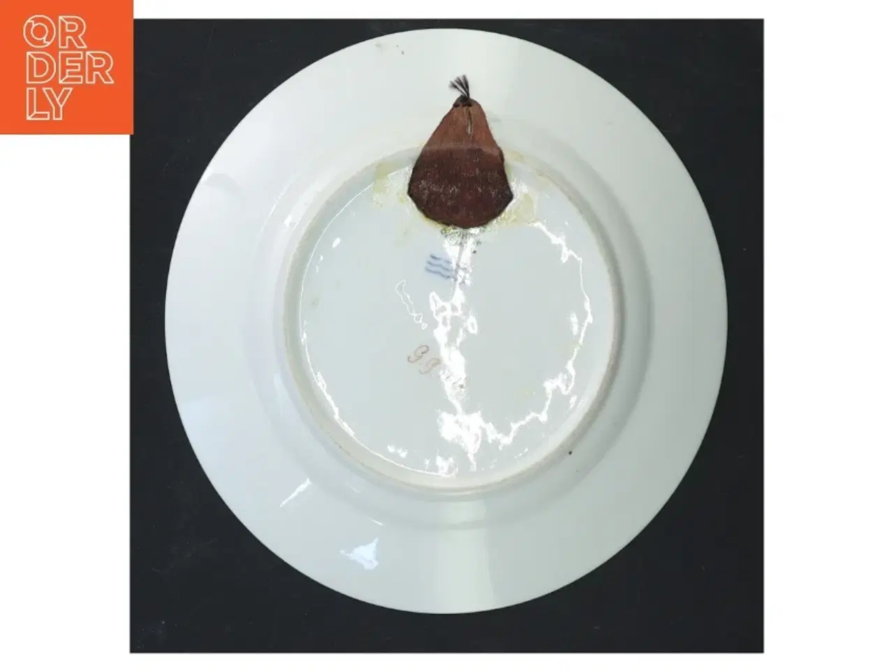 Billede 3 - Dekorativ tallerken med hundemotiv fra Royal Copenhagen (str. Ø 17,5 cm)