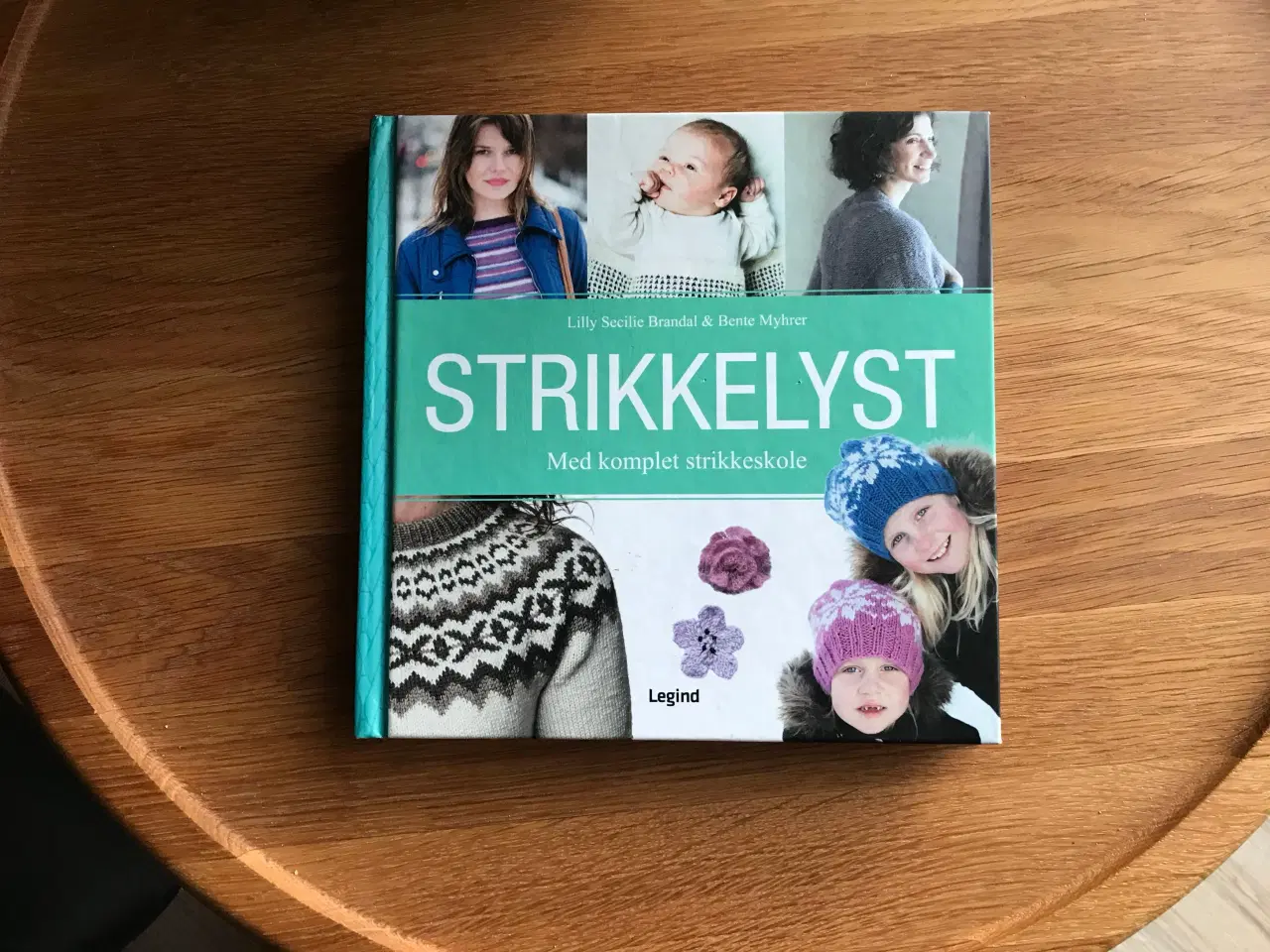 Billede 1 - Strikkelyst - Med komplet strikkeskole