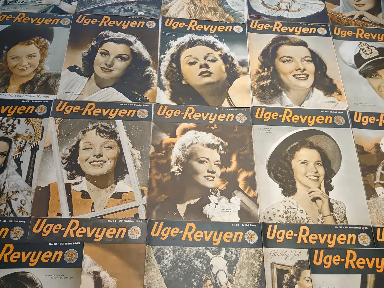 Billede 3 - 30 stk Uge-Revyen fra 1945. Format (21,5 x 27)cm