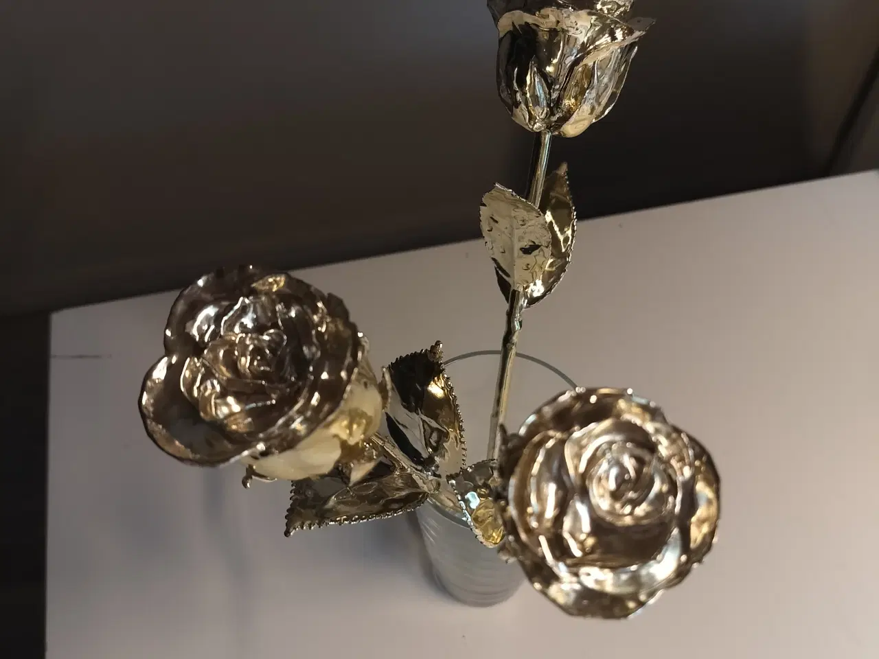 Billede 3 - Fine sølv roser som er forgyldt.