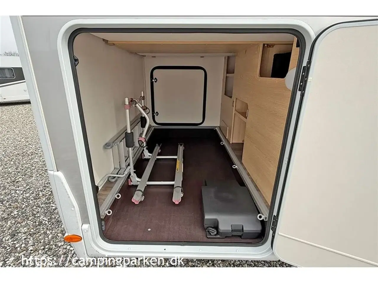 Billede 14 - 2023 - SunLight   Nyere brugt Sunlight T68 Adventure med sænkeseng, enkeltsenge og 165hk motor