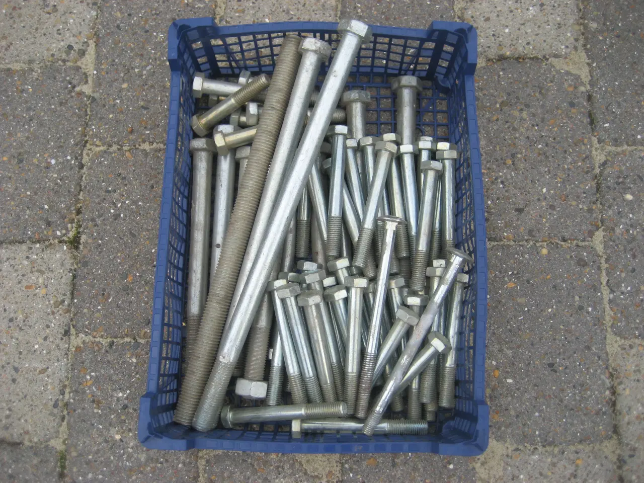 Billede 2 - Div. store bolte sælges