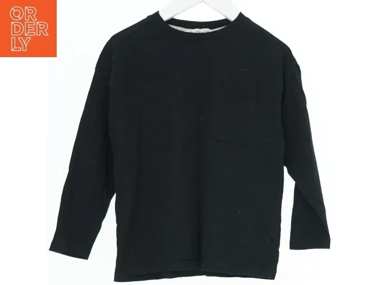 Billede 1 - Langærmet sort t-shirt fra Mango (str. 116)