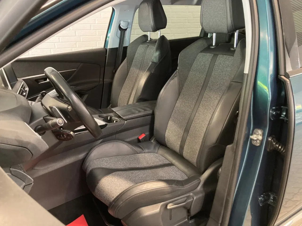 Billede 8 - Peugeot 5008 1,2 e-THP 130 Allure EAT6 7prs