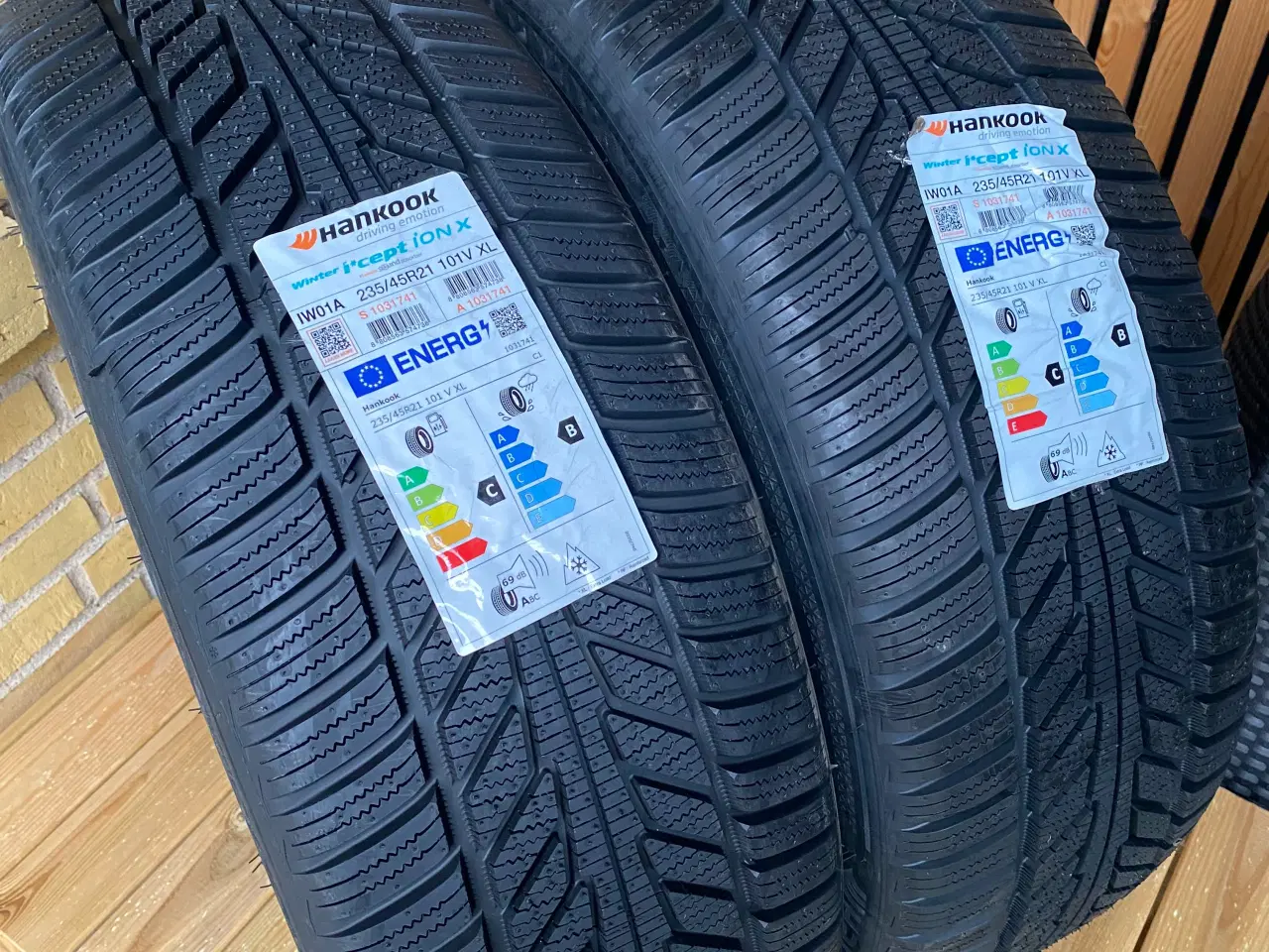 Billede 3 - 21” 235/45-21” Vinterdæk Hankook 