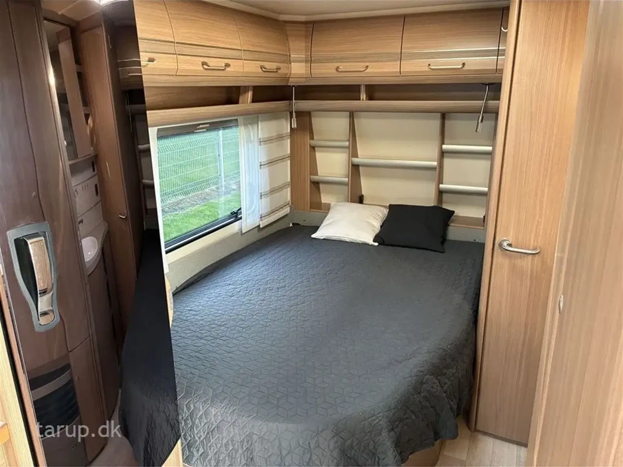 Billede 13 - 2014 - Fendt Bianco 465 SFB Fortelt: Isabella Sun Shine Plus m/ fronter, mover, cykelholder, rundsiddegruppe, tv-antenne, stort 135 l. køleskab, 3 gasblus,